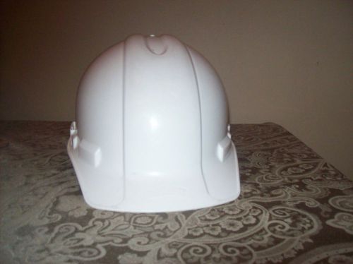 Construction Hard Hat One Size Fits All   WHITE   AOSafety XLRS