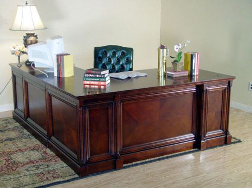 Dark brown cherry executive l desk with right return computer ready for sale