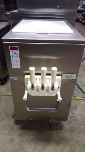 2011 Carpigiani UC 1131 /G Soft Serve Ice Cream Frozen Yogurt Machine 1Ph Air