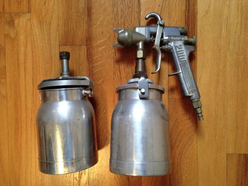 Vintage Binks Spray Gun 2001 2 cans, cups USA