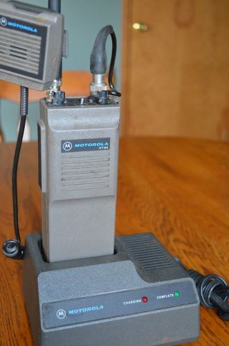 Motorola H34HMU6124AM  HT90 UHF portable two-way radio