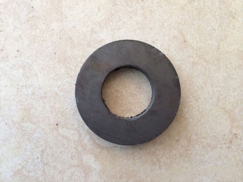 Round powerful ferrite donut magnet