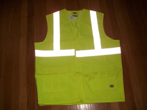 dickies  High Visibility Neon Green  Safety Vest Size L with pockets