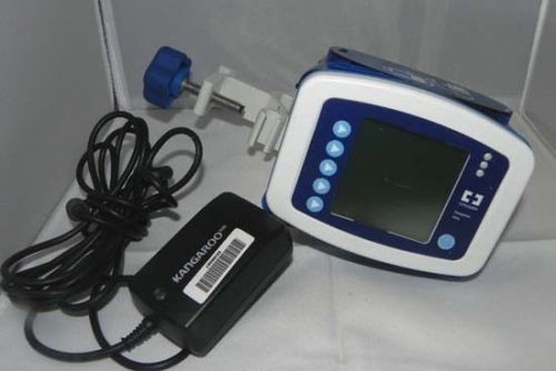Covidien Kangaroo Joey Enteral Feed And Flush Pump with Pole Clamp and Charger