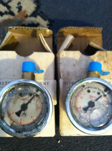 2 United Instruments 15-400FG-oil oil filled 15psi pressure gauge
