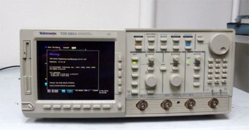 TEKTRONIX TDS684A color 1G band and 5G / sample rate. pass power check, no SPC