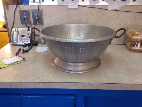 2 HANDLE WEAR EVER LARGE STRAINER # 4616 ( 16&#034; DIAMETER X 7 1/2&#034; ) COMMERCIAL
