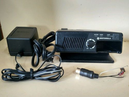 MOTOROLA MINITOR V PAGER CHARGER /AMPLIFIER RLN5869B W/PWR SUPPLY &amp; Accessory