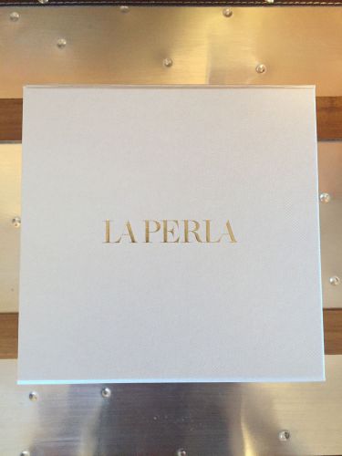 (1) One La Perla Women&#039;s Lingerie Gift Small Cardboard Magnetic Folding Box Rare