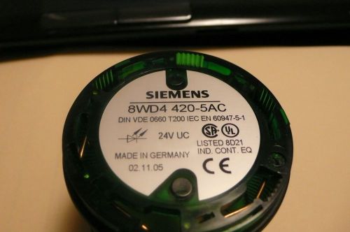 SIEMENS 8WD4 420-5AC GREEN STACKABLE LED LIGHT
