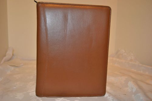 TAN LEATHER DAY RUNNER CLASSIC PLANNER SIZE 3-RING BINDER WITH ZIPPER AROUND