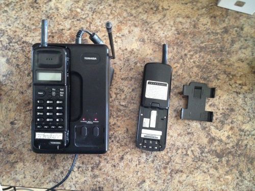 Toshiba DKT-2004-CT Cordless Telephone and charger