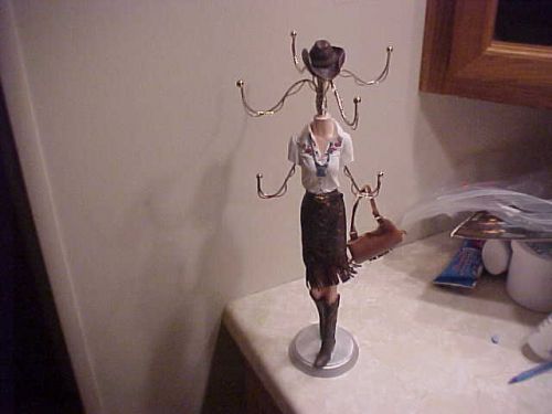 WESTERN  &#034;ROSE GARDEN&#034; Jewelry Stand Cowgirl with Boots AND PURSE Too Cute! NEW