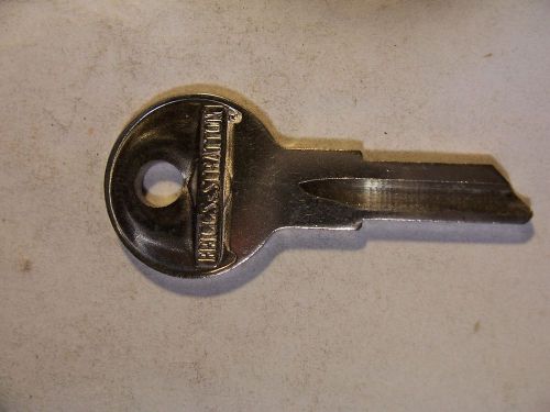 1     BRIGGS &amp; STRATTON  NOS GRV 14 1929-1968      KEY BLANK