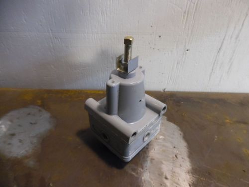 MASONEILAN PRESSURE REGULATOR, MAX INLET PRESS. 250 PSI, NEW