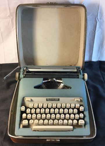Royal Tab-O-Matic Vintage Typewriter with Case *Free Shipping
