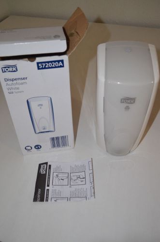 NEW in box Tork Soap Dispenser 572020A Auto Foam S22 System White Plastic