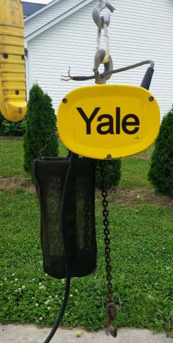 Yale 1/4 ton electric chain hoist for sale