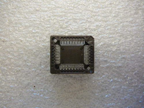 AMP 3-822273-1 32-Pin PLCC Socket SMD  ***NEW***  10/PKG
