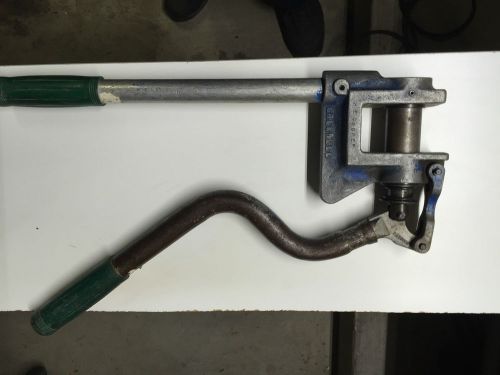 Greenlee 710   1-11/32 in. 20 gauge metal stud punch