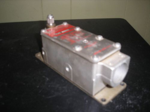 NAMCO CONTROLS SNAP-LOCK EA700 800000 LIMIT SWITCH,USED