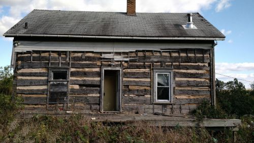 Beautiful antique log cabin 22&#039; x 32&#039; hand hewn oak logs story and a half-loft for sale