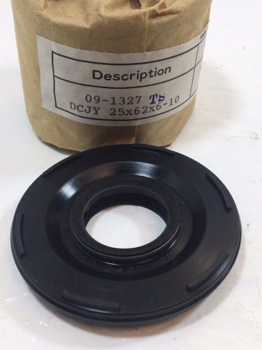 DOUBLE LIP OIL SEAL DCJY 25X62X6-10 TS QTY OF 1 NEW OLD STOCK GREAT COND..