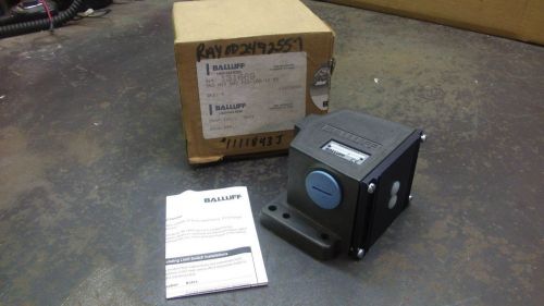 Balluff limit switch #1111843j type:bns-819-d02-d12-100-10-fd new in box for sale