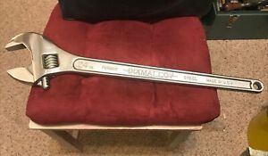 VINTAGE DIAMOND TOOL &amp; HORSESHOE CO. 24&#034; ADJUSTABLE CRESCENT WRENCH EXCELLENT