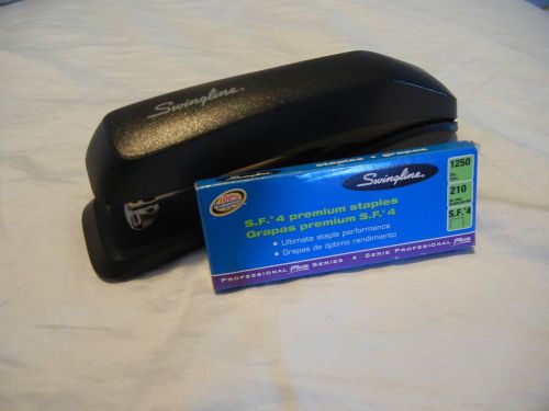 Swingline stapler plus new pack of staples - works great