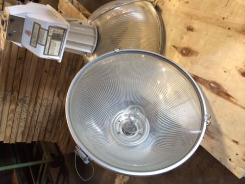 HID-MH 400 W Light Fixtures + Bulbs Lots of 4 Barn Factory Warehouse Industrial