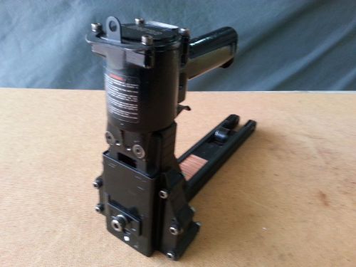 ULINE C Type Pneumatic Box Stapler 32mm by 15mm or 5/8&#034; Tall