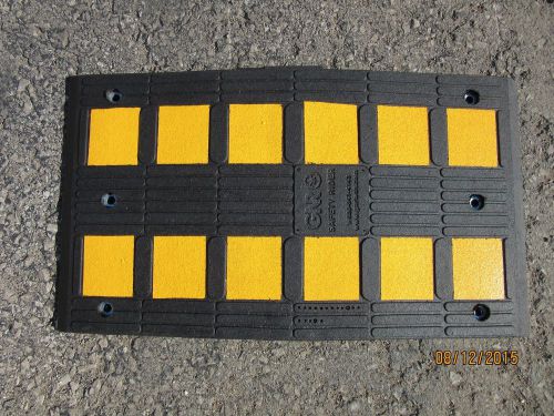 Speed Bump GNR Safety Rider Section Mini Hump  Made from Recycled Tires (158-04)