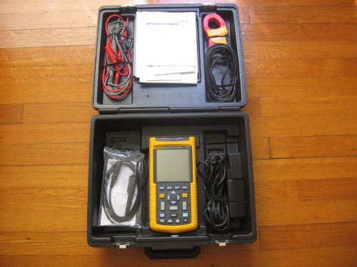 Fluke 125/s scopemeter® oscilloscopes with scc120 kit for sale