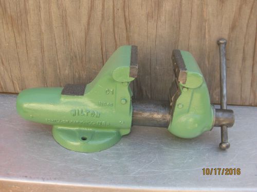 Vintage 55 1/2 Lb. Wilton machinist vise, 4 1/2&#034; jaws, also has pipe jaws