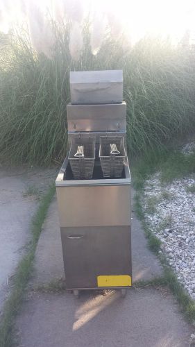 Pitco SG14 Fryer Stainless Steel on legs comes with 2 baskets