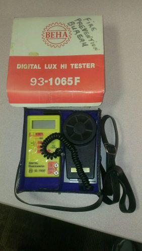 Digital Light Meter LUX HI TESTER YF-1065 Yu Fong