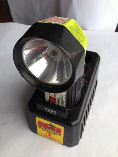 Pelican big ed rechargeable 3750 flashlight w/charger unit 3760t.   #633 for sale