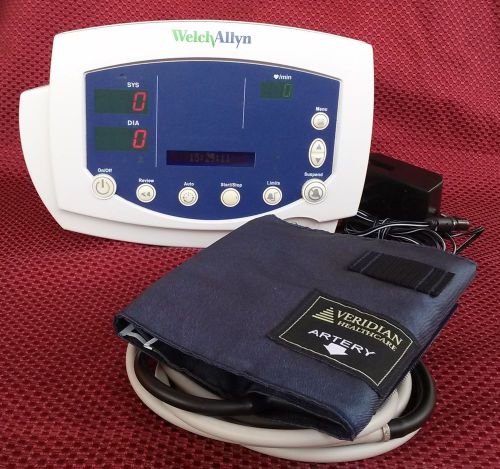 Welch Allyn Patient Monitor 53OOO New Battery
