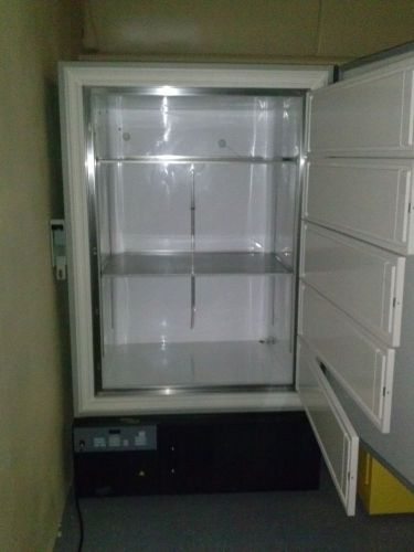 Freezer, thermo scientific, slt-25v-85-a, upright for sale