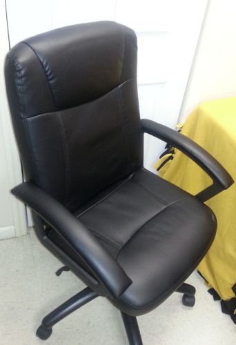 Brand New Executive Leather Office Chair Black  Fausto 1   Already assembled