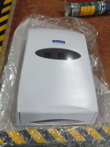 New Kimberly Clark Professional Universal Folded Towel Dispenser