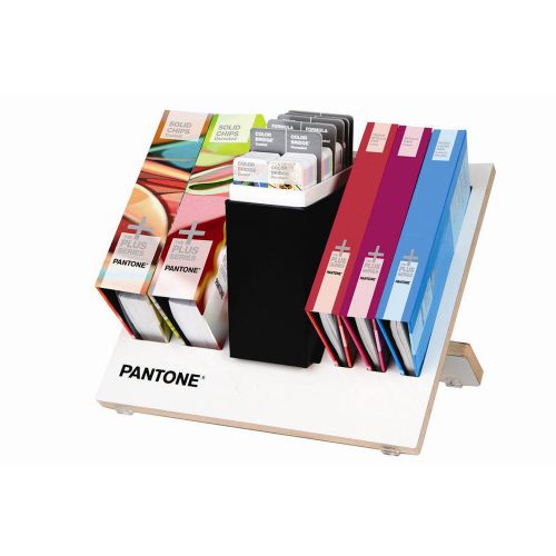 New Pantone Plus Series REFERENCE LIBRARY GPC305  2015 Edition 10000+ Colors USA