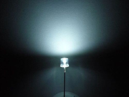 (100 pcs) WHITE 5mm Flat Top LED