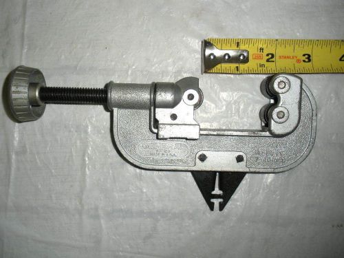 General #125 usa 1/4&#034; - 1 1/2&#034; 7-40mm heavy duty metal pipe cutter w- reamers for sale