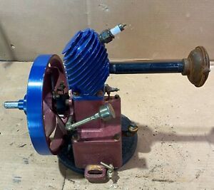 Maytag Magneto Upright Gas Engine Hit &amp; Miss SN# Red &amp; Blue