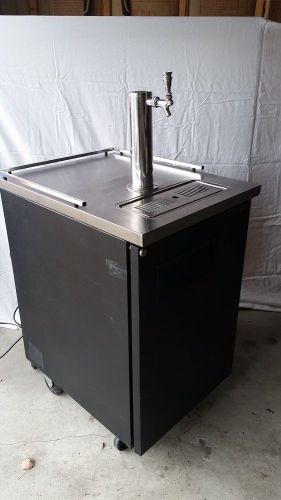 True tdd-1 beer cooler kegerator w/1 keg cap + (2) co2 tanks + (3)handles for sale