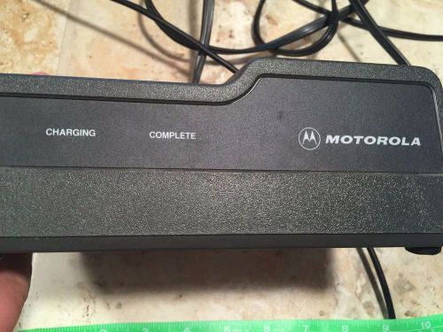 Motorola NTN4633A Battery Charger For MT1000 Portable Radio USED