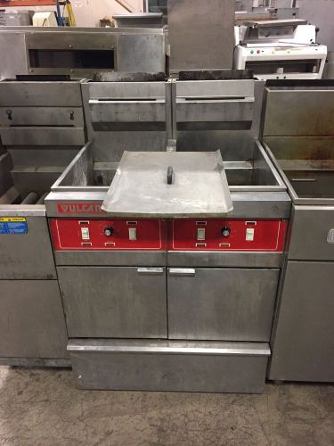 Used Vulcan Natural Gas 4 Basket Fryer With Filtration System 23RD45