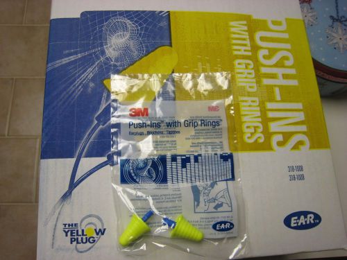3M  PUSH-INS  Ear Plugs  W/ Grip Rg Case of 200 Pairs  318-1008 30 Decibels
